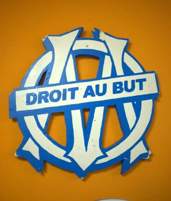 Avec la participation de Rachid Zeroual / Réalisation et montage : Pierrick Mouton / Photographies : Stéphane Guglielmet / Crédits musique : Carlos Puebla – Hasta Siempre ; Van Halen – Jump