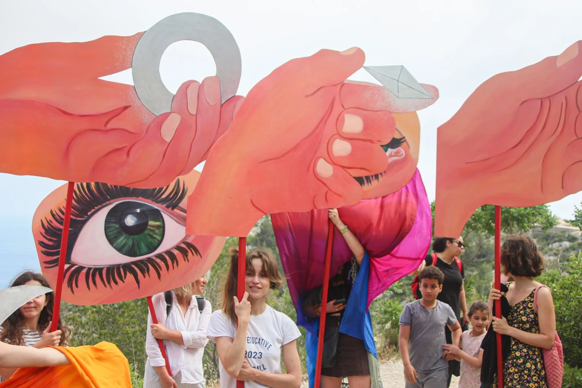 Performance “Dans la penderie du ciel bleu”, Charlotte Vitaioli proposé par BOTOX(s) et le PAC<br />
<br />
Crédit photo PAC
