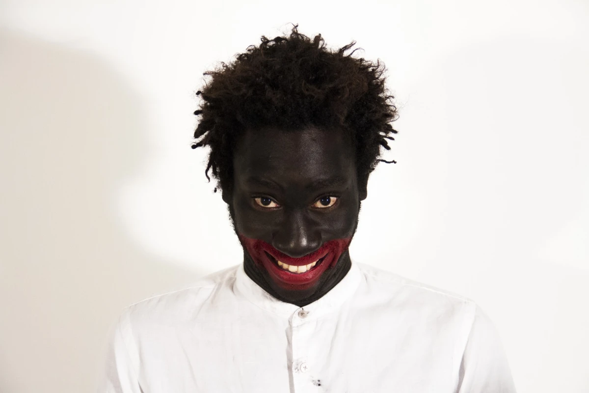 moussa-sarr_blackface_photography_11-x-73-cm-2019